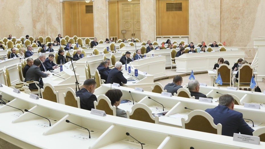 "Перестаньте говорить ерунду": в ЗакСе поспорили о целях Смольного и бизнеса