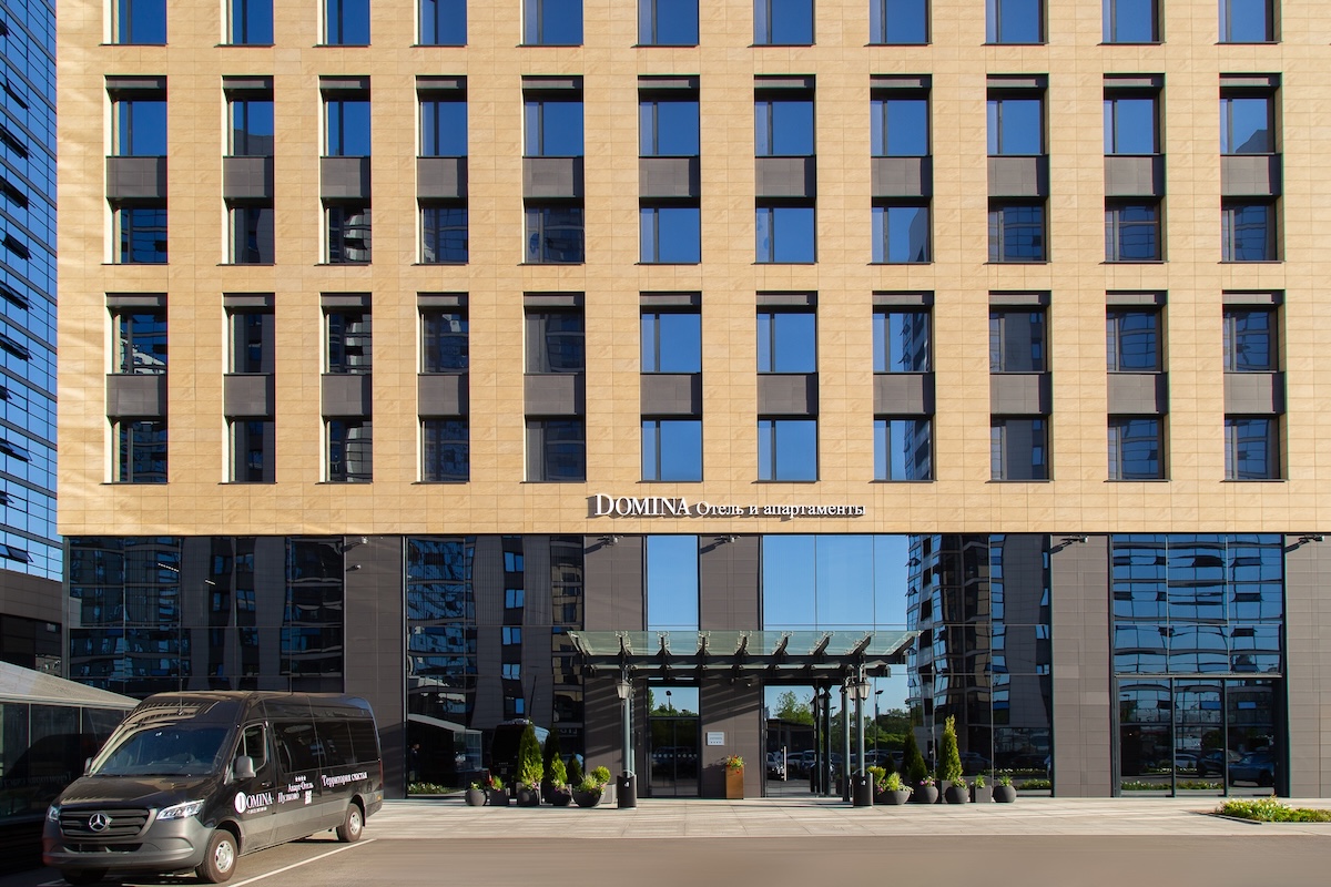 Группа ЛСР приобрела отель "Domina Пулково" в Петербурге