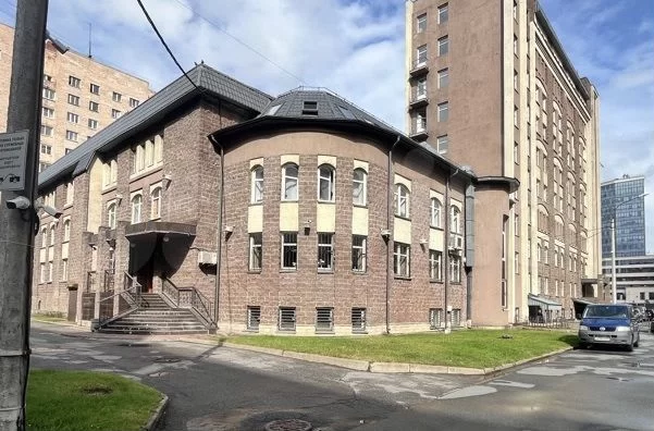 Аренда помещения свободного назначения в Приморском районе Санкт-Петербурга (391,4 м2)