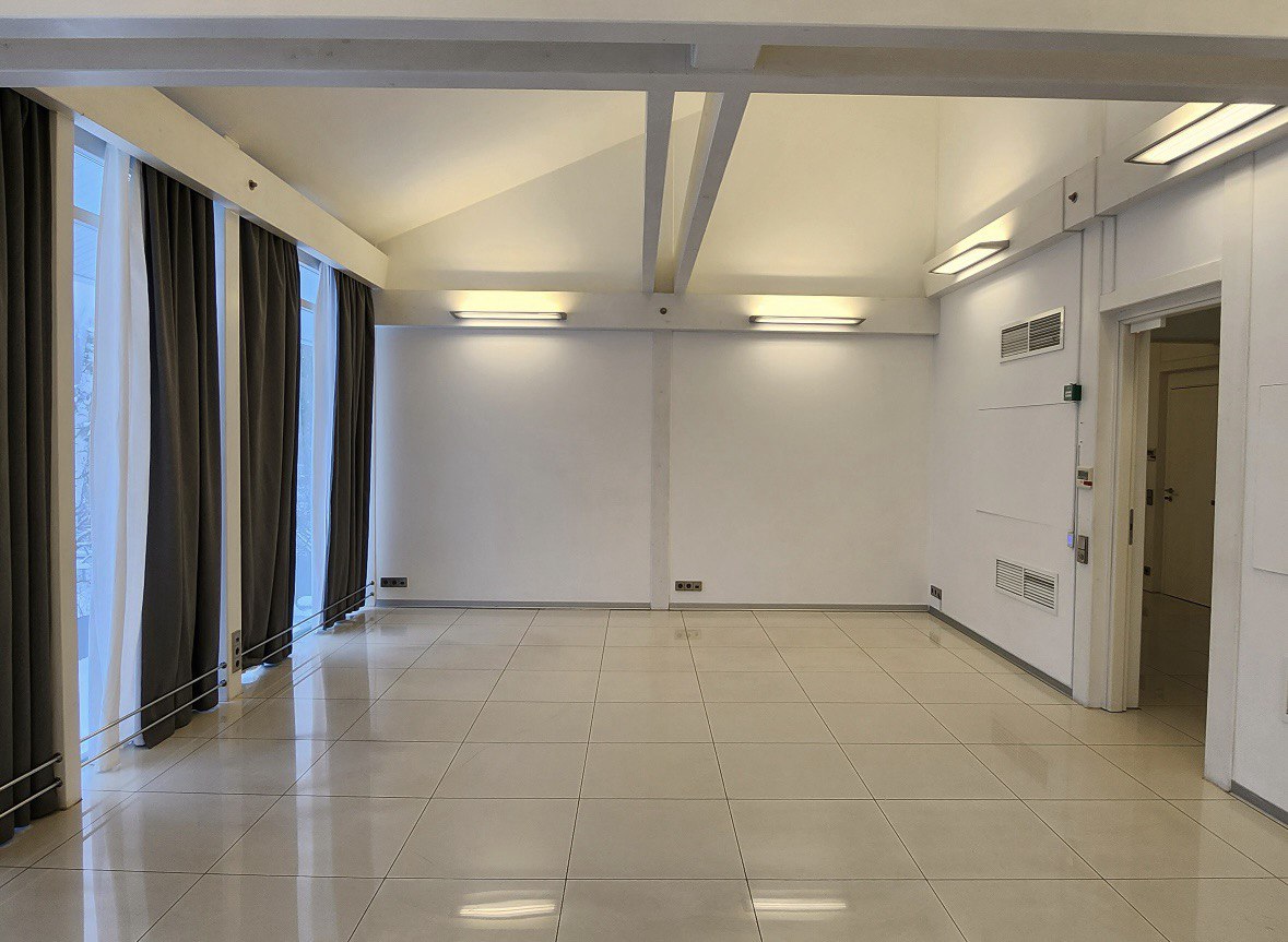 Обособленное здание бизнес-центра в Ольгино