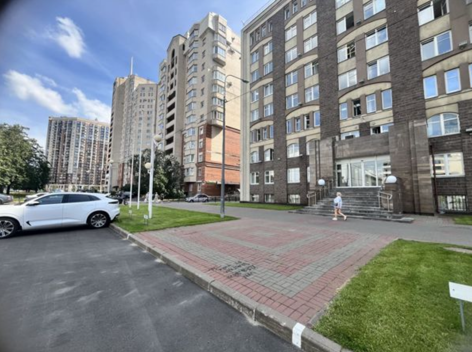 Аренда помещения свободного назначения в Приморском районе Санкт-Петербурга (391,4 м2)