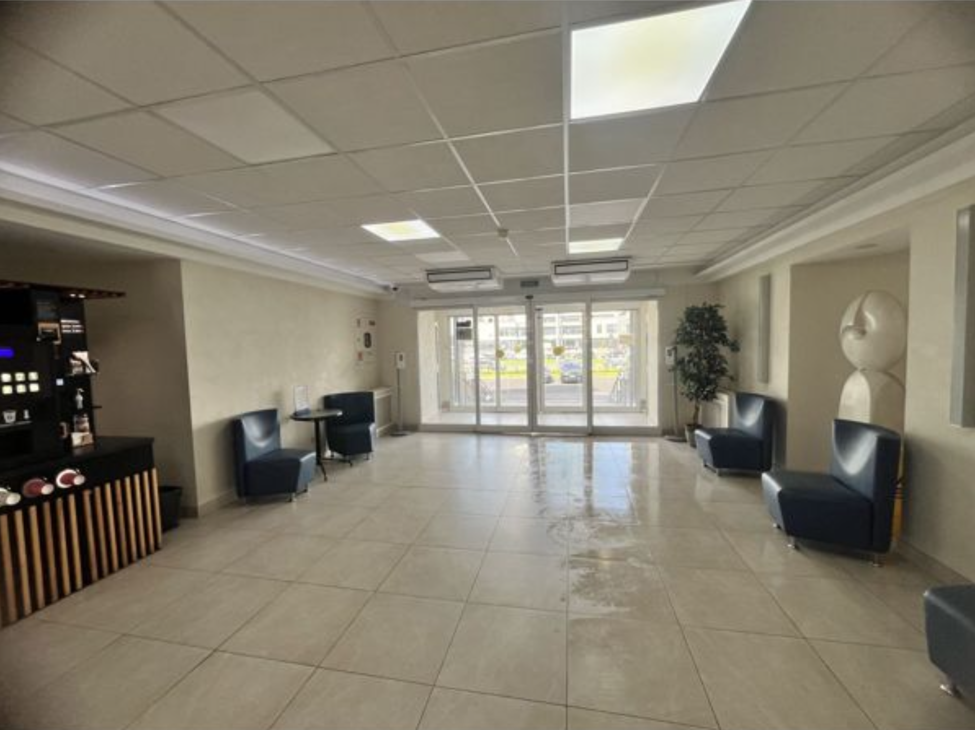 Бизнес-центр в Приморском районе Санкт-Петербурга (Богатырский проспект, 2)