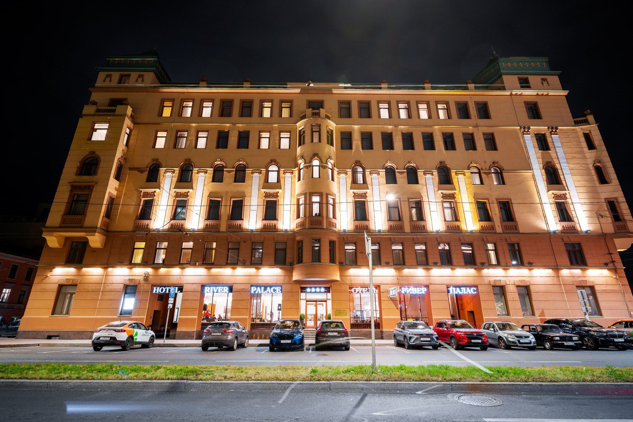 Отель River Palace 4*